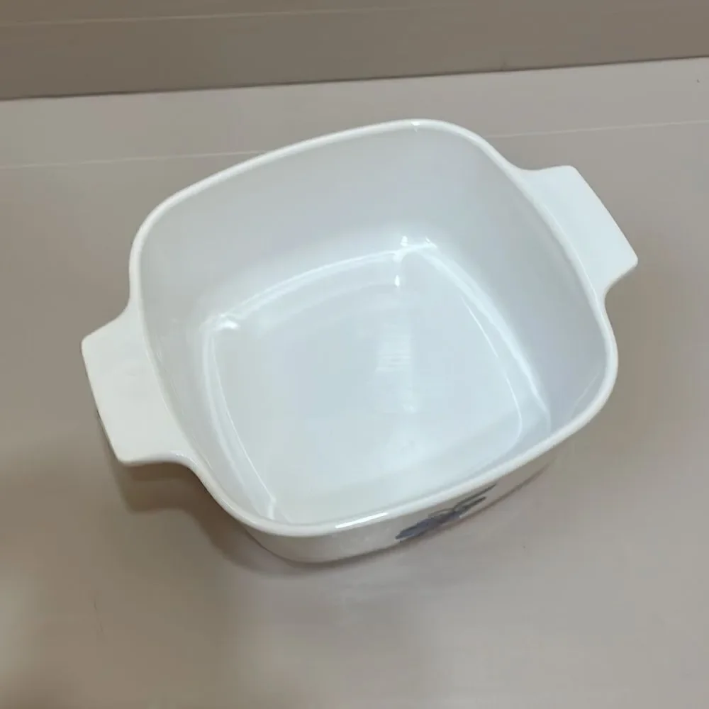 CORNINGWARE‎ 1.5 QUART BAKING DISH IN GRAPE MOTIF